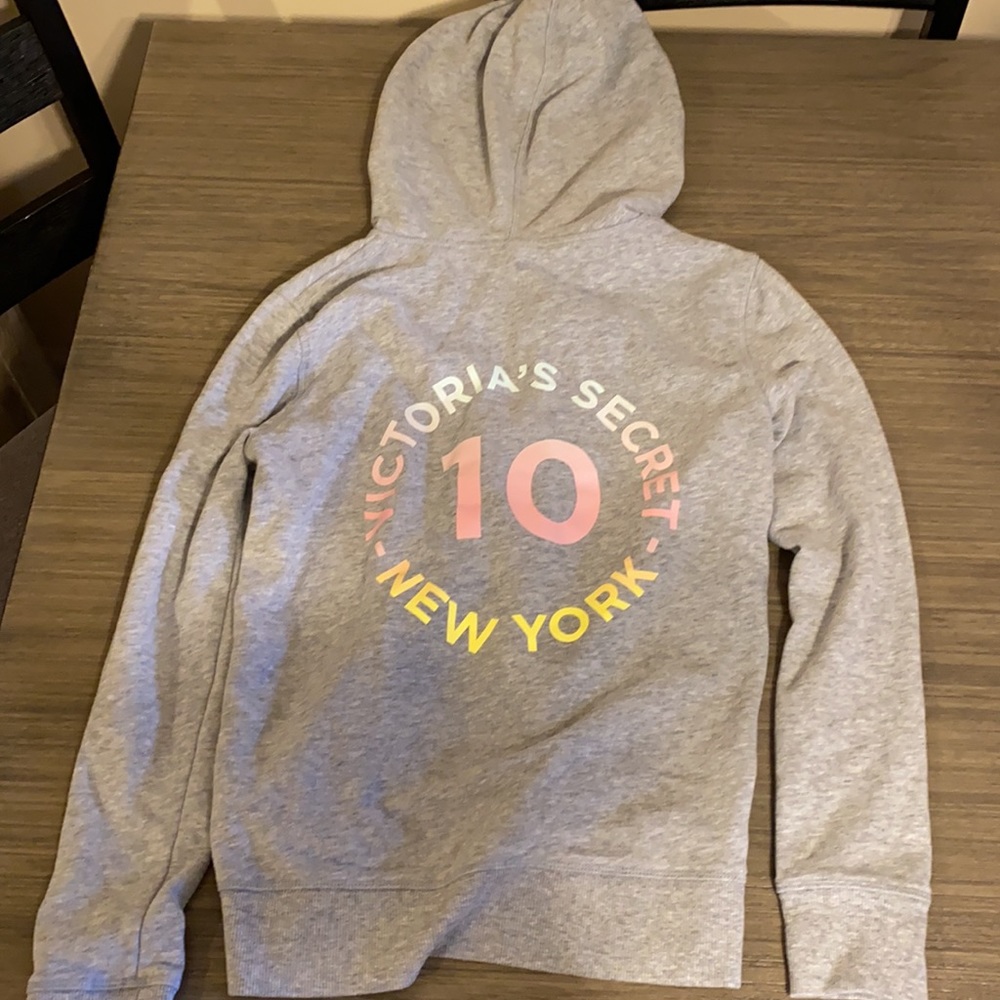 Tank top, zip up jacket, and shorts set - Picture 8 of 9